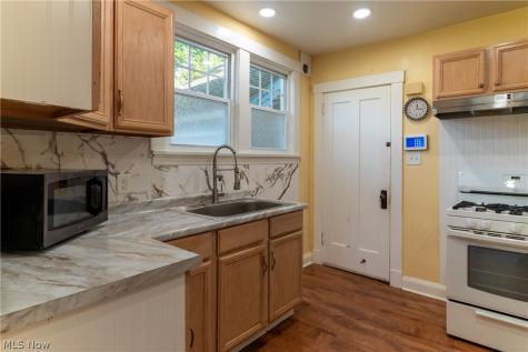 423 Bradley Lane Youngstown OH 44504