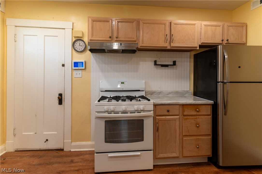 423 Bradley Lane Youngstown OH 44504