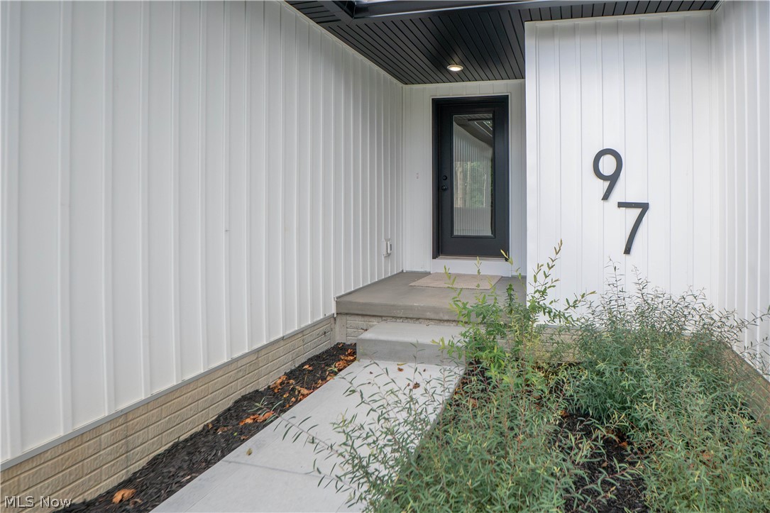 97 Nottingham Street Tallmadge OH 44278