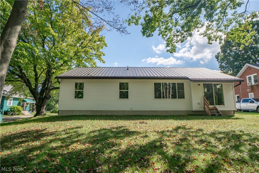 97 Nottingham Street Tallmadge OH 44278