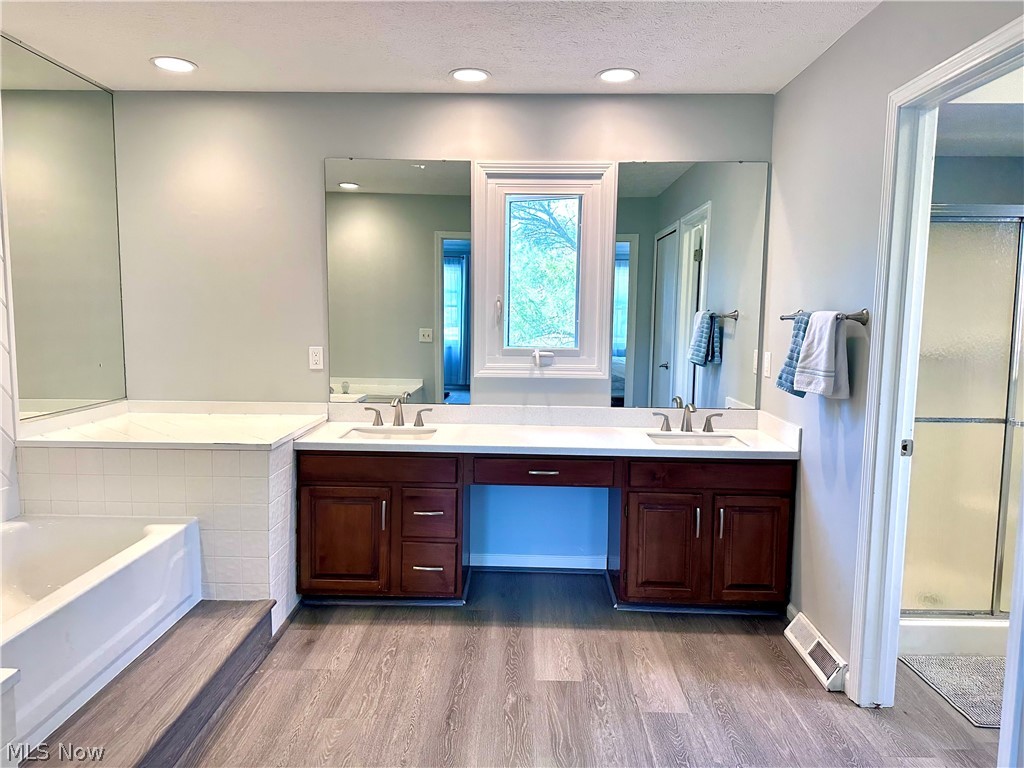 28402 Farrs Garden Path Westlake OH 44145