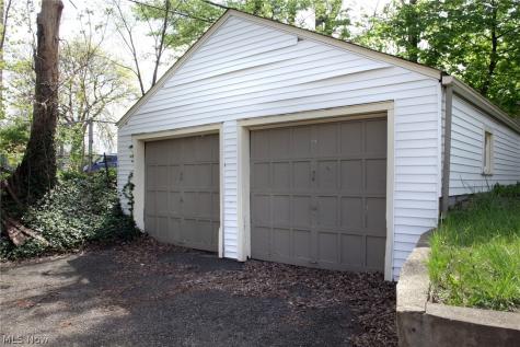 1306 22nd Street NE Canton OH 44714