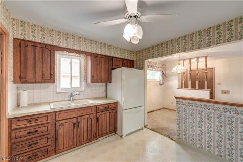 5615 Southington Drive Parma OH 44129