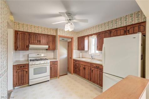 5615 Southington Drive Parma OH 44129