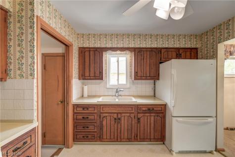5615 Southington Drive Parma OH 44129