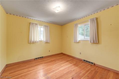 5615 Southington Drive Parma OH 44129