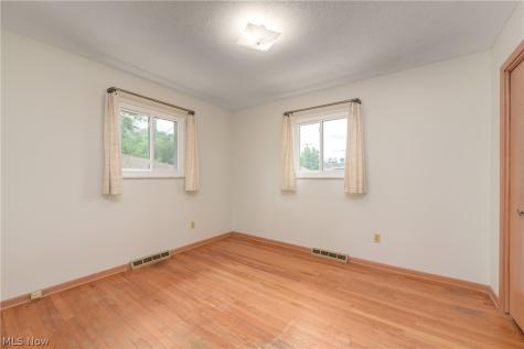 5615 Southington Drive Parma OH 44129