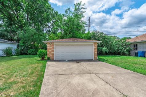 5615 Southington Drive Parma OH 44129