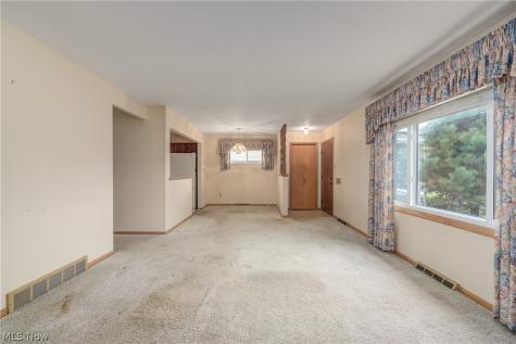 5615 Southington Drive Parma OH 44129