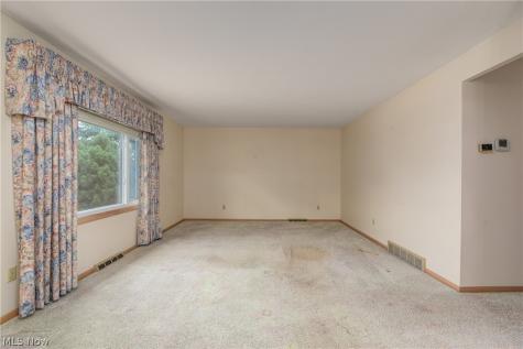 5615 Southington Drive Parma OH 44129