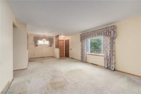 5615 Southington Drive Parma OH 44129