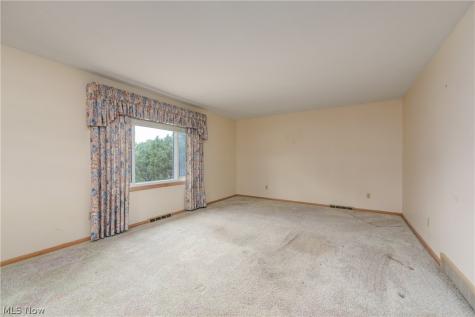 5615 Southington Drive Parma OH 44129