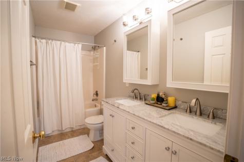 20324 Kylemore Drive Strongsville OH 44149