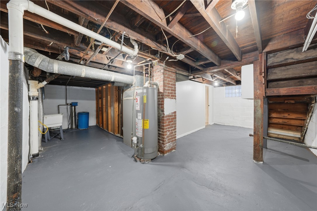 1037 Pitkin Avenue Akron OH 44310