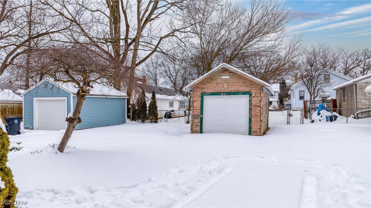 1037 Pitkin Avenue Akron OH 44310