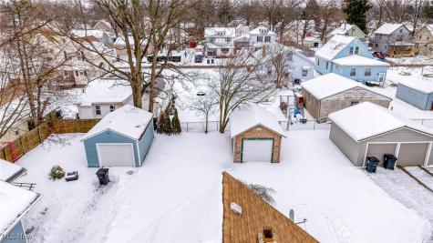 1037 Pitkin Avenue Akron OH 44310