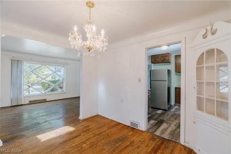 3826 Grosvenor Road South Euclid OH 44118