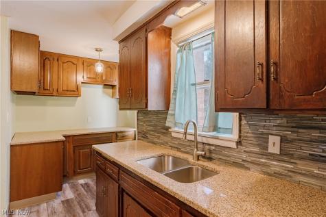 3826 Grosvenor Road South Euclid OH 44118