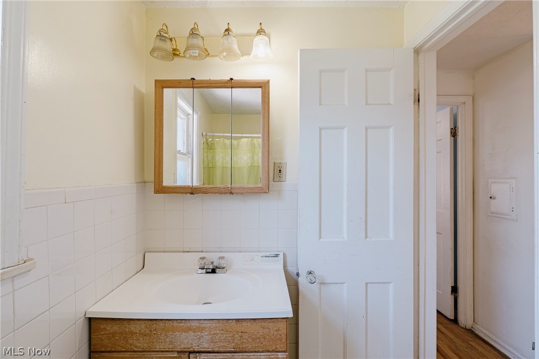 3826 Grosvenor Road South Euclid OH 44118