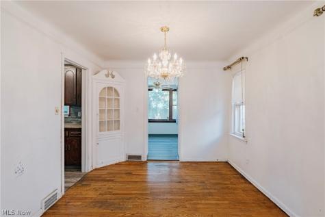 3826 Grosvenor Road South Euclid OH 44118