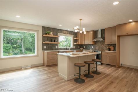 4567 Rex Lake Drive New Franklin OH 44319
