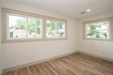 4567 Rex Lake Drive New Franklin OH 44319