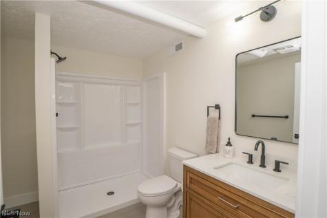 4567 Rex Lake Drive New Franklin OH 44319