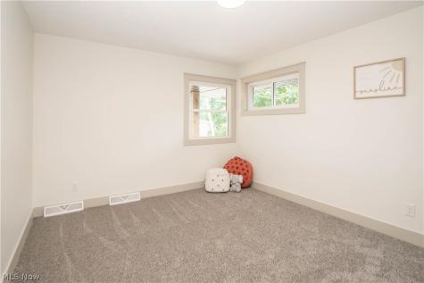 4567 Rex Lake Drive New Franklin OH 44319