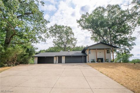 4567 Rex Lake Drive New Franklin OH 44319
