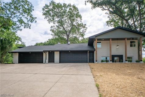 4567 Rex Lake Drive New Franklin OH 44319