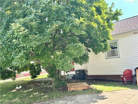 9513 Alexander Road Garfield Heights OH 44125