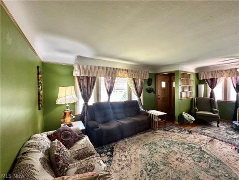 9513 Alexander Road Garfield Heights OH 44125