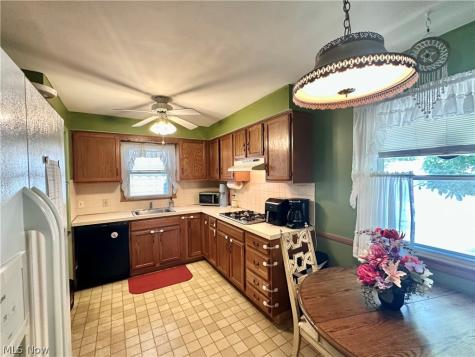 9513 Alexander Road Garfield Heights OH 44125
