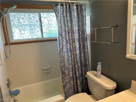 9513 Alexander Road Garfield Heights OH 44125