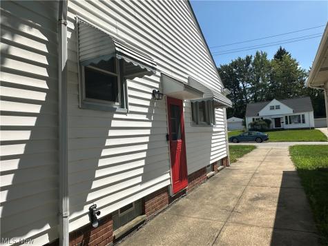 9513 Alexander Road Garfield Heights OH 44125