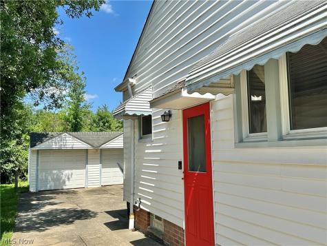 9513 Alexander Road Garfield Heights OH 44125