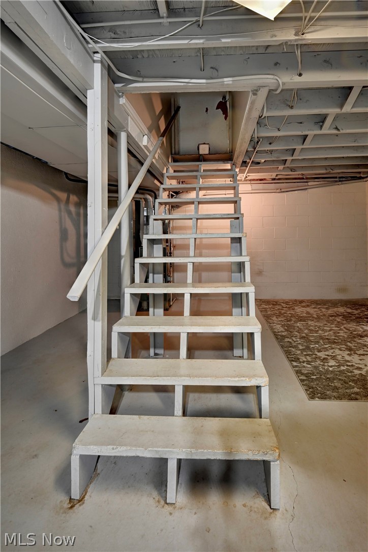 127 SW 7th Drive SW New Philadelphia OH 44663