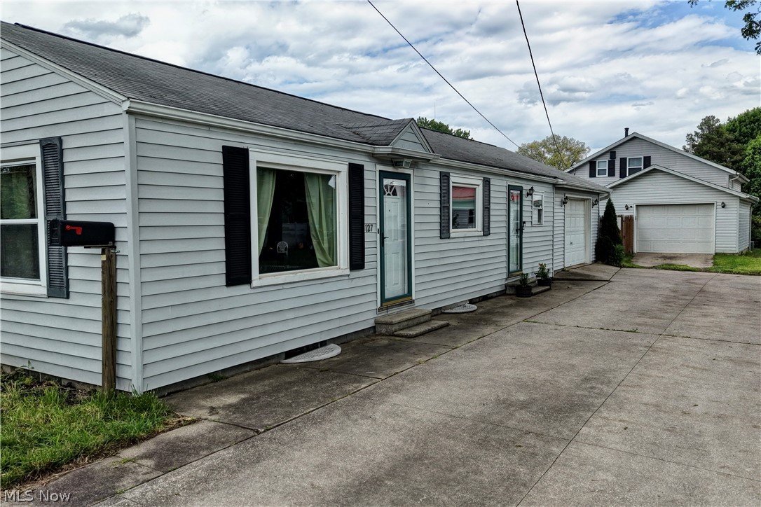 127 SW 7th Drive SW New Philadelphia OH 44663