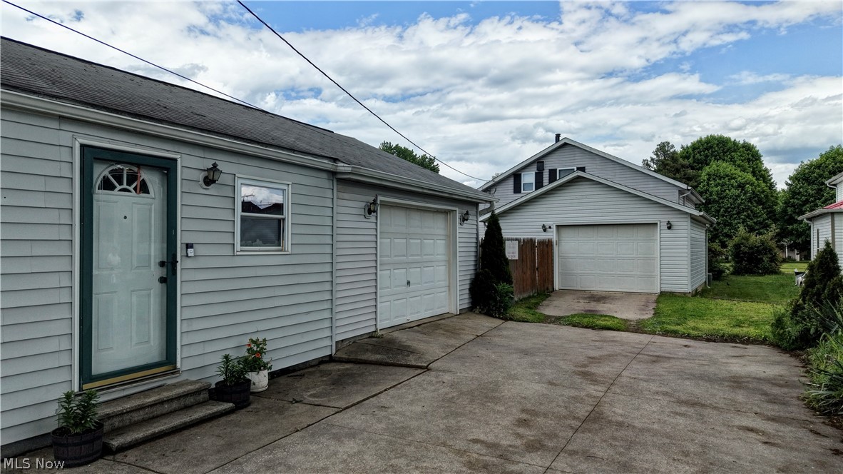 127 SW 7th Drive SW New Philadelphia OH 44663