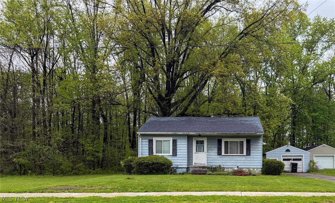 572 Comstock Street NW Warren OH 44483