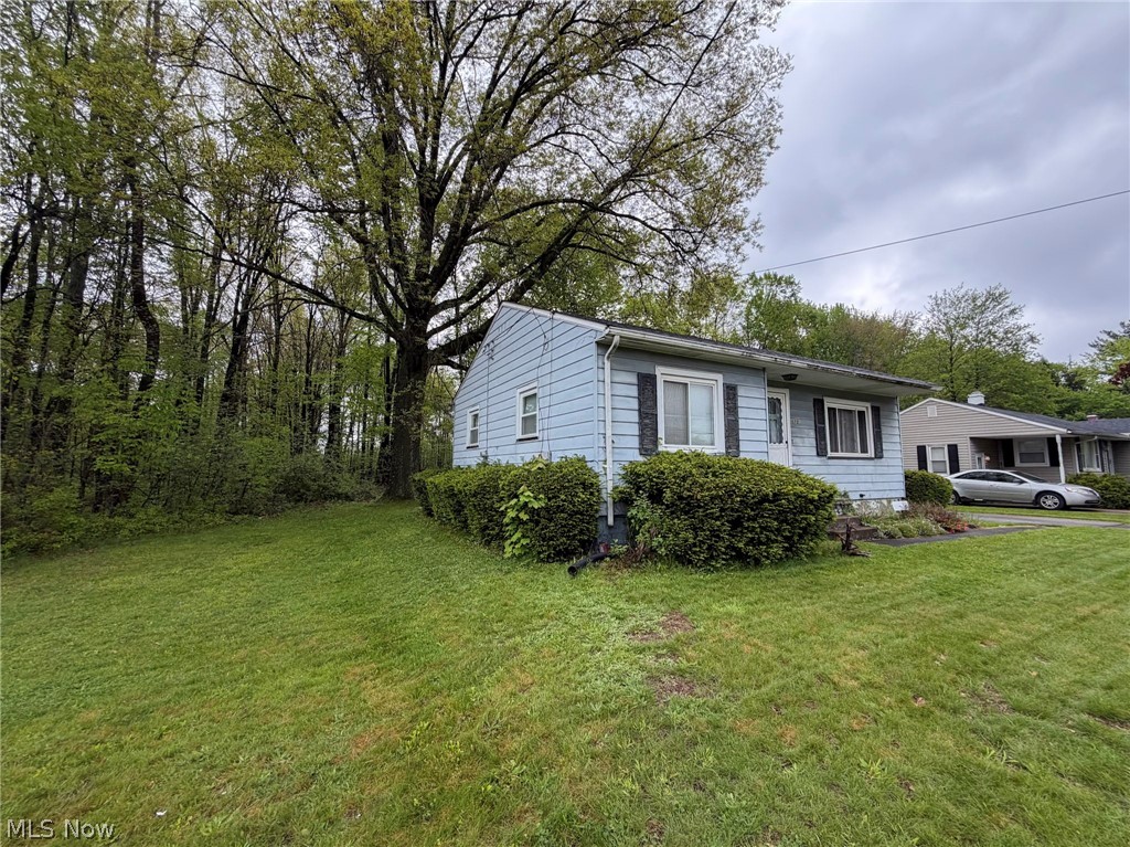 572 Comstock Street NW Warren OH 44483