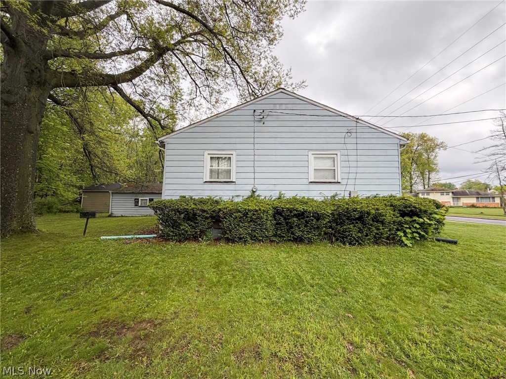 572 Comstock Street NW Warren OH 44483