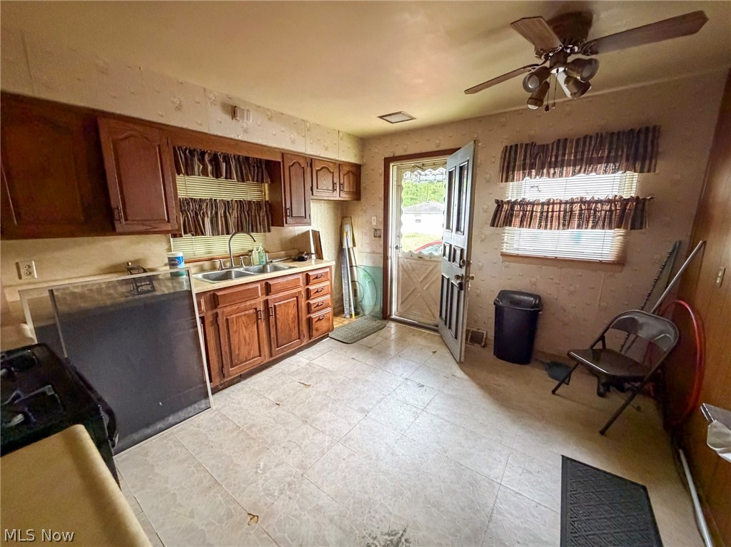 572 Comstock Street NW Warren OH 44483