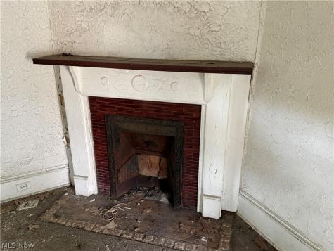 1274 E 100th Street Cleveland OH 44108
