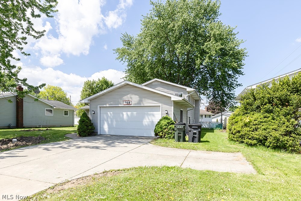 762 Abbe Road N Elyria OH 44035