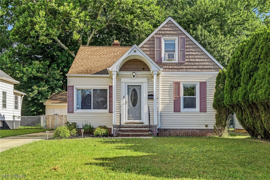 16705 Raymond Street Maple Heights OH 44137