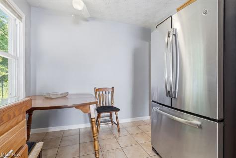 16705 Raymond Street Maple Heights OH 44137