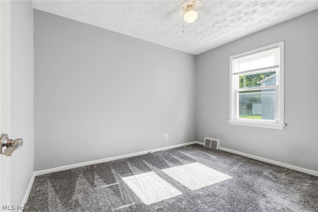 16705 Raymond Street Maple Heights OH 44137