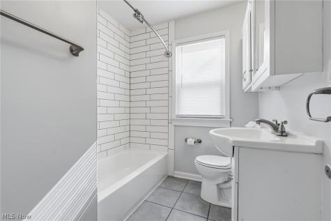 16705 Raymond Street Maple Heights OH 44137