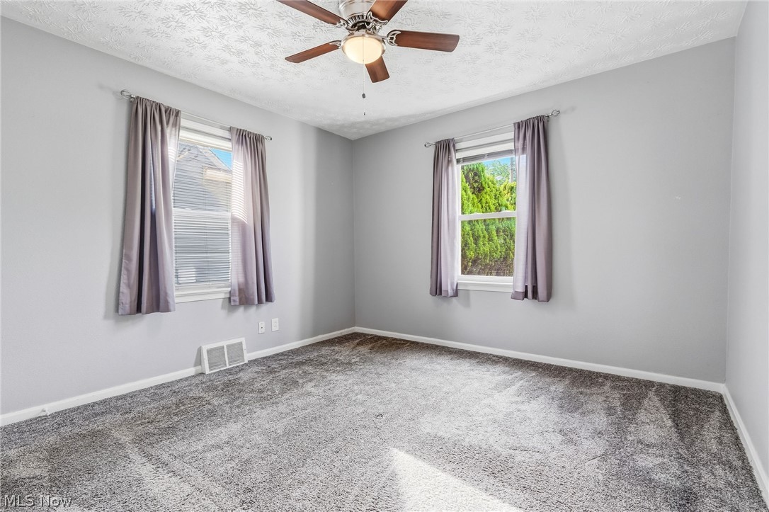 16705 Raymond Street Maple Heights OH 44137